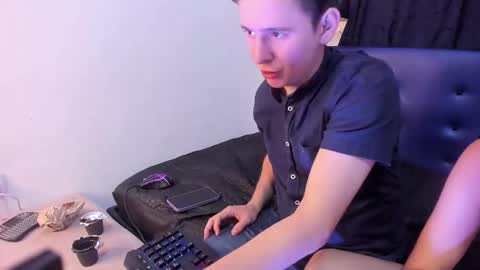 Skarleth and Aaron online show from 03/11/25, 04:07