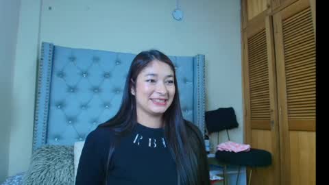 skarlett_36 online show from 04/18/26, 03:05