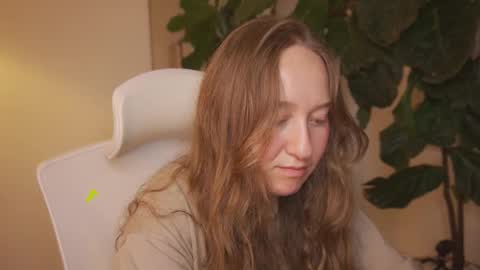 Im Scarlett  ONLINE  5pm-10pm NYC time  online show from 11/29/25, 09:29