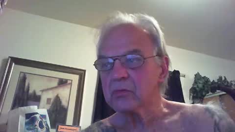 Snapshot of skeeeziks chatting on 05/16/26, 03:36 skeeeziks online show from 05/16/26, 03:36