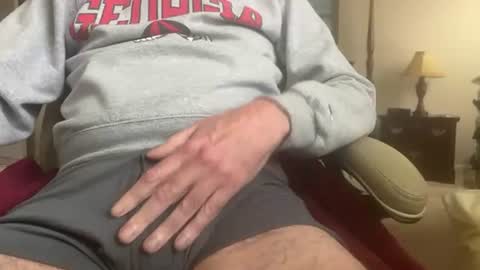 Snapshot of skeet46 chatting on 01/11/25, 08:21 skeet46 online show from 01/11/25, 08:21