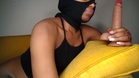 Snapshot of skimask_freak chatting on 12/29/24, 03:46 Krystal Belle online show from 12/29/24, 03:46