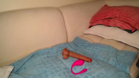 Snapshot of skimask_freak chatting on 03/05/25, 02:56 Krystal Belle online show from 03/05/25, 02:56