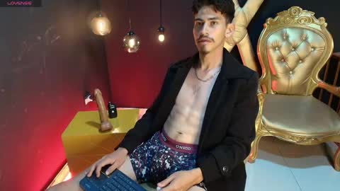 Snapshot of skinny_jean_ chatting on 06/06/26, 04:06 skinny jean online show from 06/06/26, 04:06