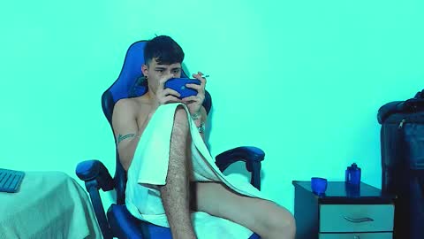 Snapshot of skinny_marked chatting on 11/03/25, 10:42 skinny marked online show from 11/03/25, 10:42