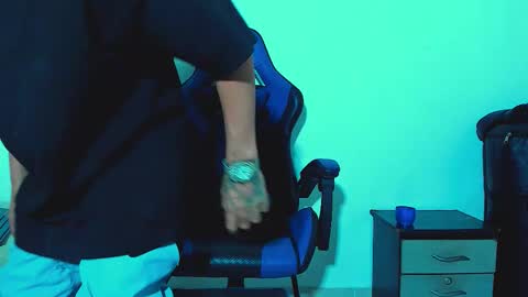 Snapshot of skinny_marked chatting on 11/05/25, 12:43 skinny marked online show from 11/05/25, 12:43