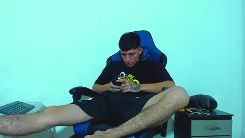 Snapshot of skinny_marked chatting on 11/12/25, 08:19 skinny marked online show from 11/12/25, 08:19