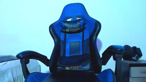 Snapshot of skinny_marked chatting on 11/29/25, 05:16 skinny marked online show from 11/29/25, 05:16