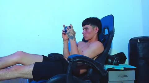 Snapshot of skinny_marked chatting on 12/13/25, 07:53 skinny marked online show from 12/13/25, 07:53