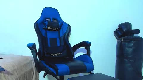 Snapshot of skinny_marked chatting on 12/21/25, 11:34 skinny marked online show from 12/21/25, 11:34