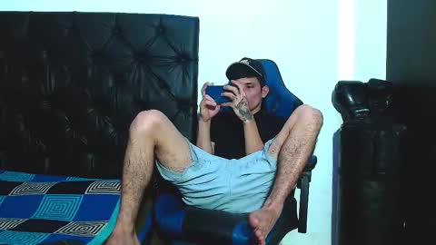 Snapshot of skinny_marked chatting on 01/09/26, 04:32 skinny marked online show from 01/09/26, 04:32