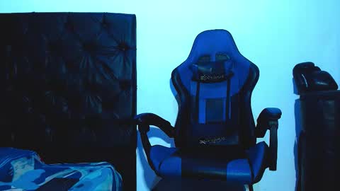 Snapshot of skinny_marked chatting on 01/15/26, 05:12 skinny marked online show from 01/15/26, 05:12