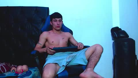 Snapshot of skinny_marked chatting on 01/15/26, 06:11 skinny marked online show from 01/15/26, 06:11