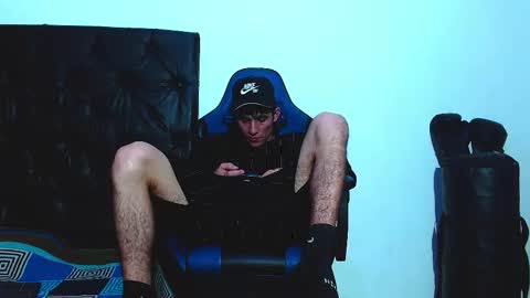 Snapshot of skinny_marked chatting on 01/17/26, 06:33 skinny marked online show from 01/17/26, 06:33