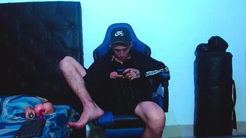 Snapshot of skinny_marked chatting on 02/01/26, 03:16 skinny marked online show from 02/01/26, 03:16