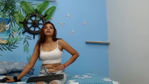 Snapshot of skinnybarbie022 chatting on 07/10/26, 12:59 barbi online show from 07/10/26, 12:59