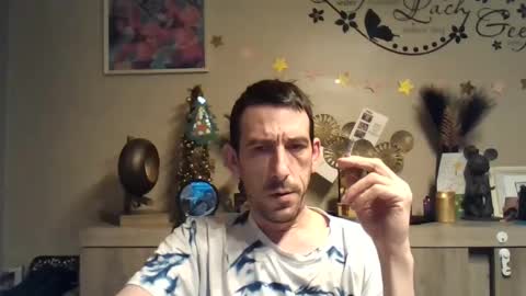 Snapshot of skinnybigcock2 chatting on 12/26/24, 07:03 SkinnyBigCock2 online show from 12/26/24, 07:03