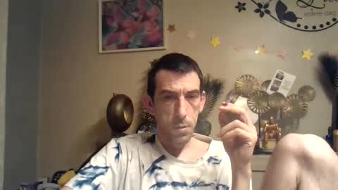 Snapshot of skinnybigcock2 chatting on 01/01/25, 06:37 SkinnyBigCock2 online show from 01/01/25, 06:37