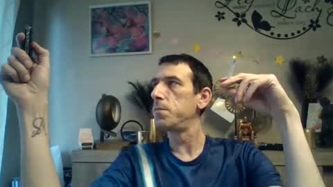 Snapshot of skinnybigcock2 chatting on 01/04/25, 02:56 SkinnyBigCock2 online show from 01/04/25, 02:56