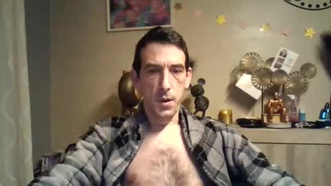 Snapshot of skinnybigcock2 chatting on 01/19/25, 04:44 SkinnyBigCock2 online show from 01/19/25, 04:44