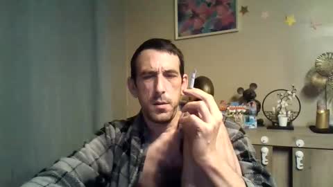 Snapshot of skinnybigcock2 chatting on 10/19/25, 05:08 SkinnyBigCock2 online show from 10/19/25, 05:08