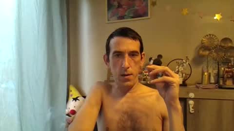 Snapshot of skinnybigcock2 chatting on 10/20/25, 07:42 SkinnyBigCock2 online show from 10/20/25, 07:42