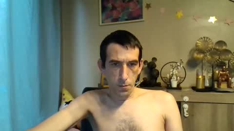 Snapshot of skinnybigcock2 chatting on 10/21/25, 07:09 SkinnyBigCock2 online show from 10/21/25, 07:09