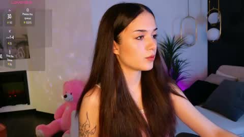 Snapshot of skinnyellie chatting on 05/10/26, 07:30 Ellie online show from 05/10/26, 07:30