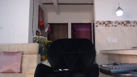 jesica online show from 10/05/25, 06:56