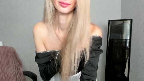 Snapshot of skinnyladyy chatting on 02/02/25, 08:13 Skinnyladyy online show from 02/02/25, 08:13
