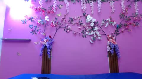 sofia online show from 04/13/26, 12:54