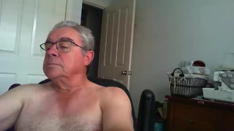 Snapshot of skipper1970 chatting on 02/26/26, 06:01 Skipper1970 online show from 02/26/26, 06:01