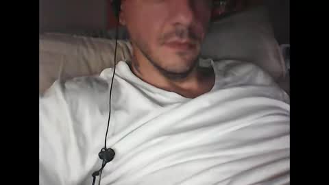 Snapshot of skippy6988 chatting on 10/22/25, 08:19 Easy-E online show from 10/22/25, 08:19