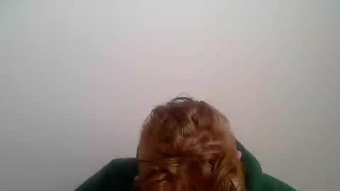 Snapshot of sklave_s chatting on 04/25/26, 03:09 sklave_s online show from 04/25/26, 03:09
