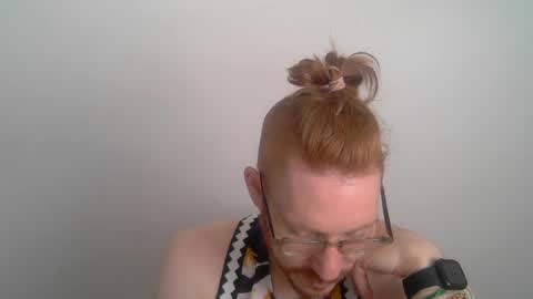 Snapshot of sklave_s chatting on 06/20/26, 11:13 sklave_s online show from 06/20/26, 11:13