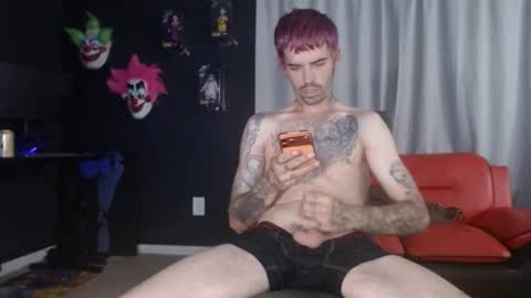 Snapshot of sklown chatting on 04/19/26, 11:31 sklown online show from 04/19/26, 11:31