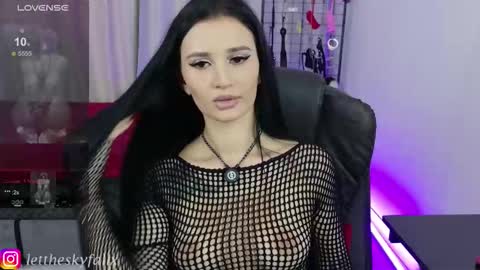 Eliza online show from 09/11/25, 09:37