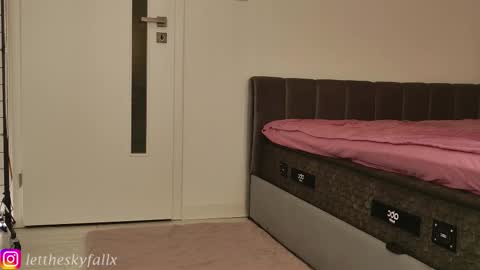 Eliza online show from 03/16/26, 12:06