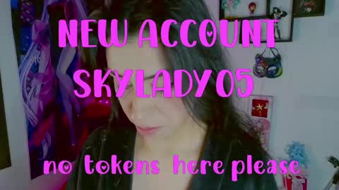 Snapshot of sky_girl1 chatting on 04/26/26, 01:58 Mile online show from 04/26/26, 01:58