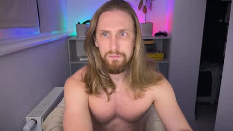 Snapshot of sky_guy25 chatting on 11/02/25, 09:28 sky_guy25 online show from 11/02/25, 09:28