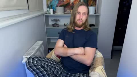 sky_guy25 online show from 04/18/26, 07:58