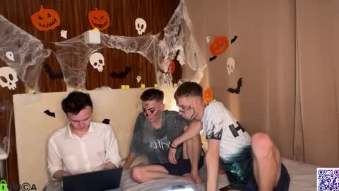 sky_hunter online show from 10/31/25, 05:58