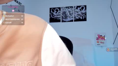 Daniel online show from 11/29/25, 09:23