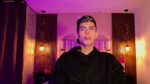 Daniel online show from 04/22/26, 01:12