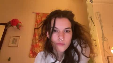 Snapshot of sky_lounge chatting on 04/08/26, 12:21 sky lounge online show from 04/08/26, 12:21