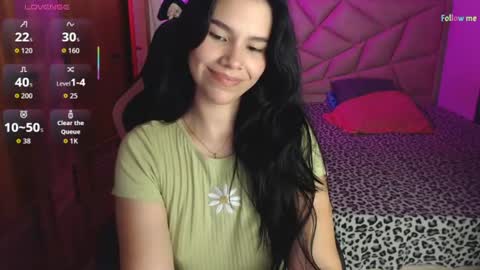 Snapshot of sky_lover_ chatting on 07/24/26, 10:35 Sky online show from 07/24/26, 10:35