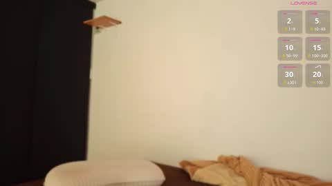 Snapshot of skyamber8v2 chatting on 09/25/25, 11:19 Vi online show from 09/25/25, 11:19