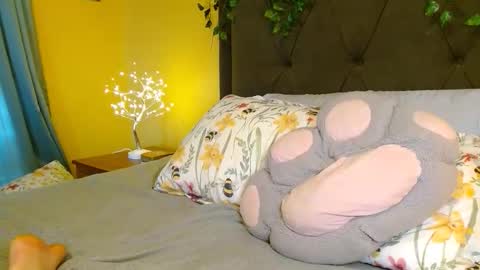 Skylar online show from 04/22/26, 12:50