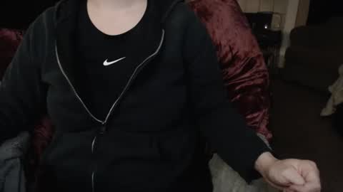 SKYLE   online show from 04/23/26, 04:57