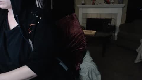 SKYLE   online show from 04/23/26, 11:29